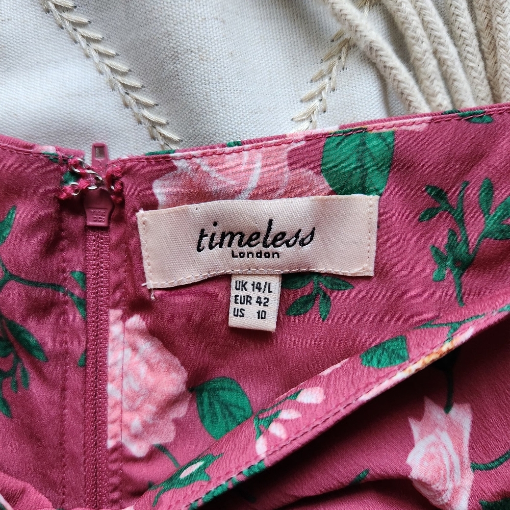 Timeless London Coral Pink Floral Fit & Flare Dress‎ | 3/4 Sleeve | Size 10 - Picture 2 of 9